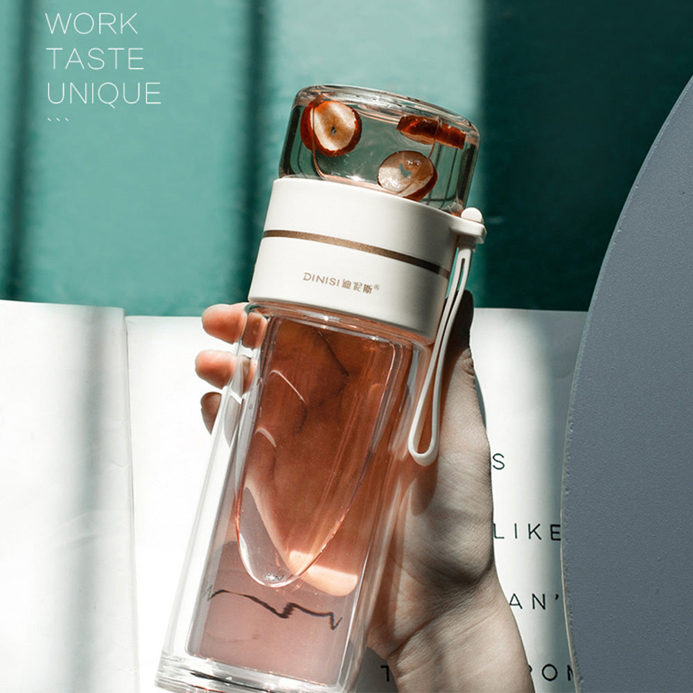 Glazen waterfles met thee infuser