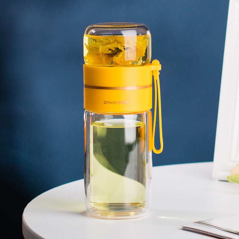 Glazen waterfles met thee infuser